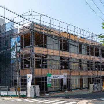 京都府内産木材を使った木造3階建てテナントビル 構造見学会