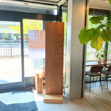 【cafe olive】京都初！一枚板の木のスピーカーを設置しました